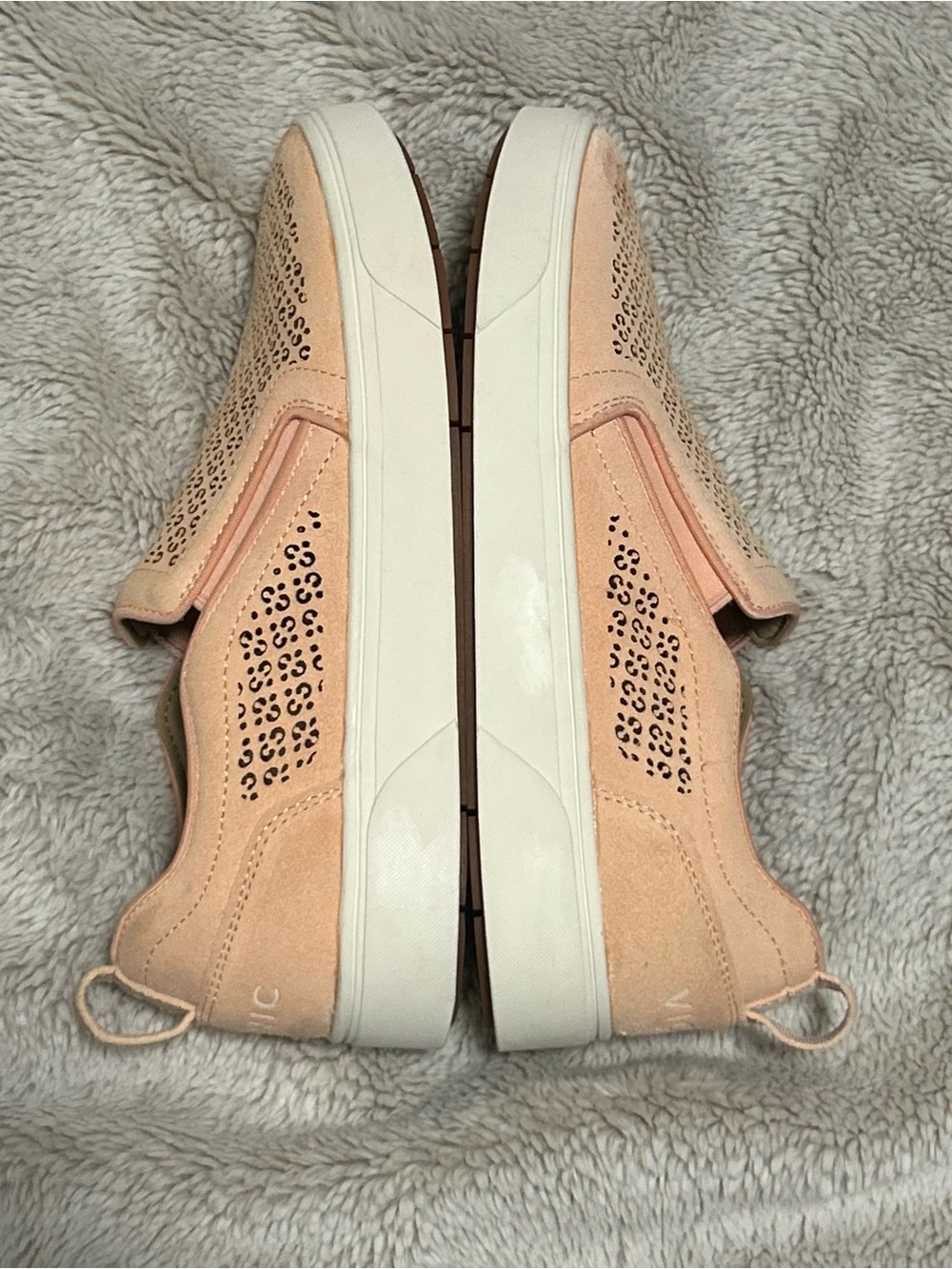 Vionic Kimmie Perf Sneakers - Picture 4 of 8